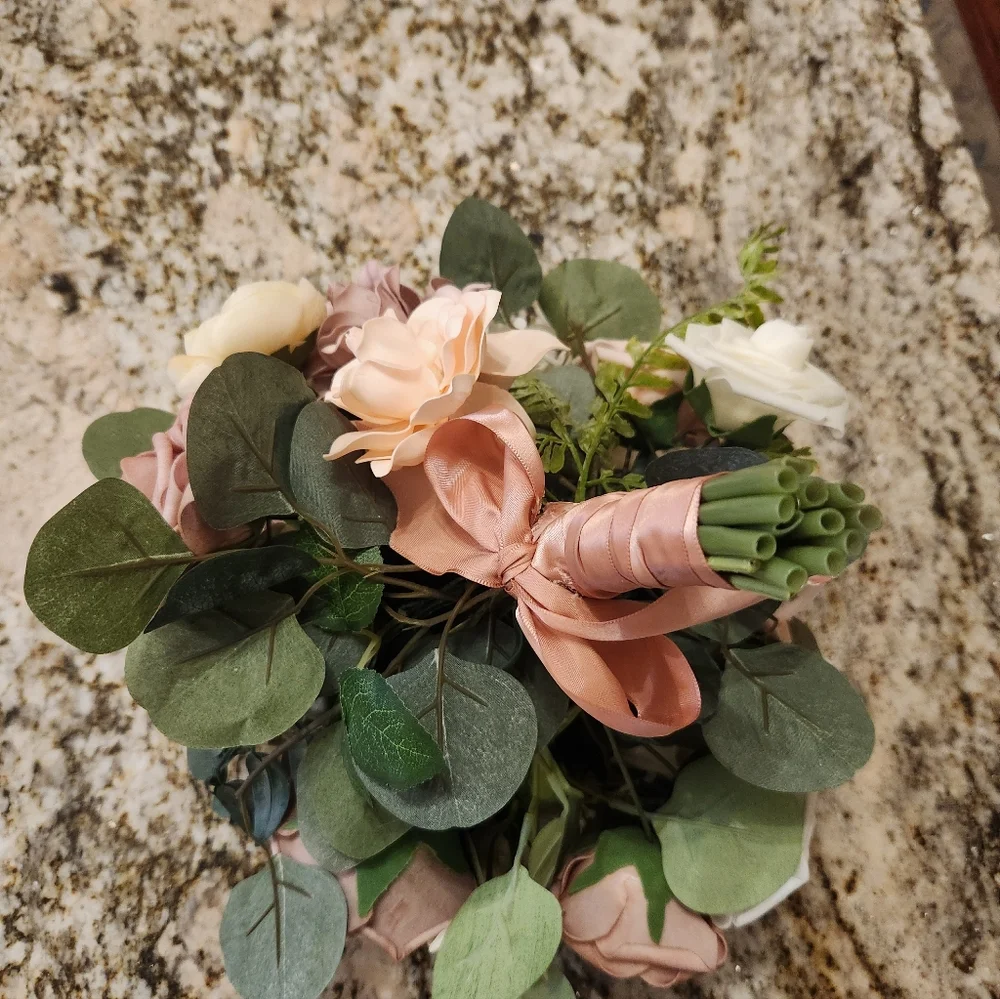 Ling’s Moments Bridal Bouquet in Dusty Rose & Cream Wedding, Like New Plus Extra